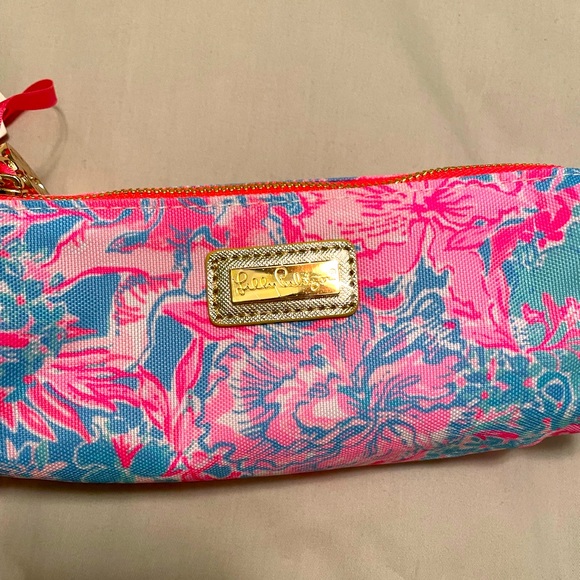 Lilly Pulitzer Handbags - Lilly Pulitzer zipper pouch BNWT